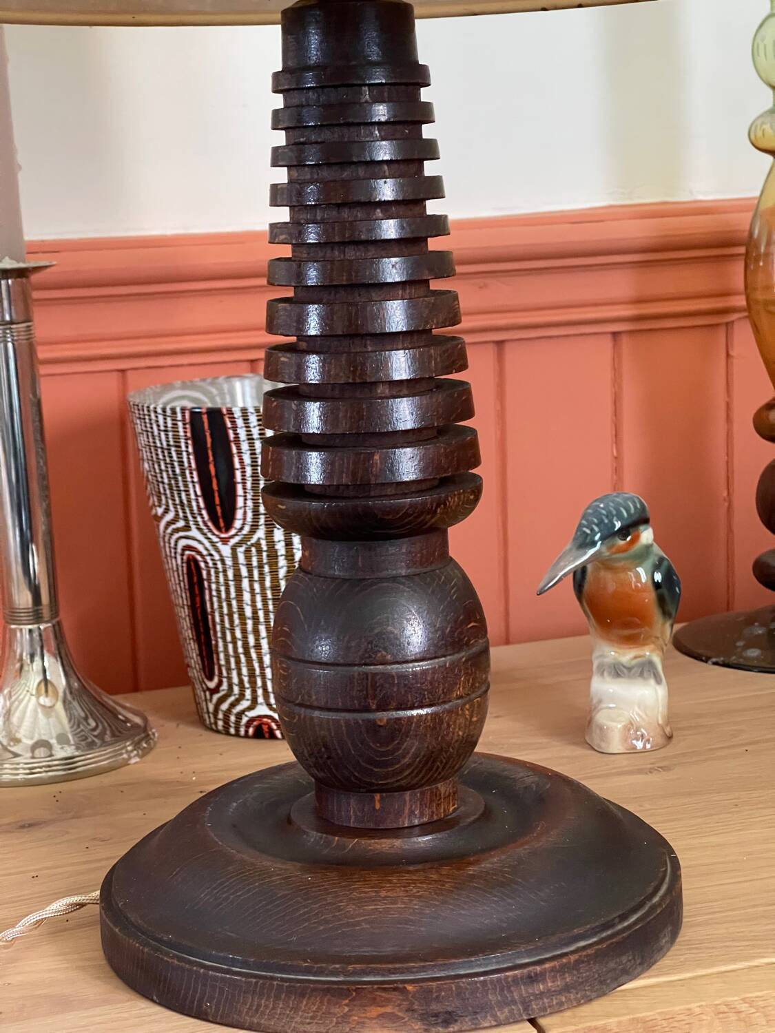 Turned wooden lamp bintahe