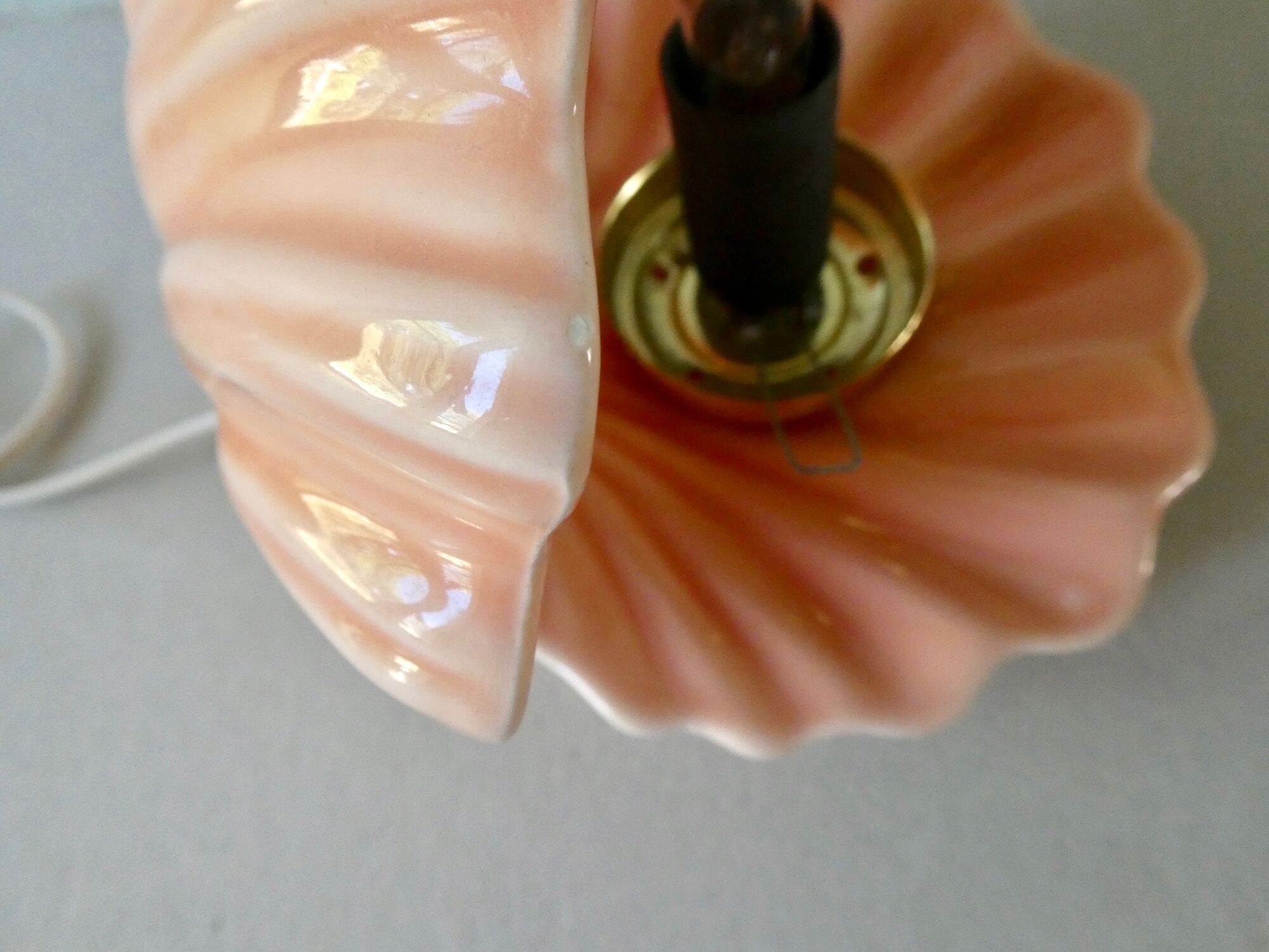 Ceramic shell lamp and 80s opaline lamp
