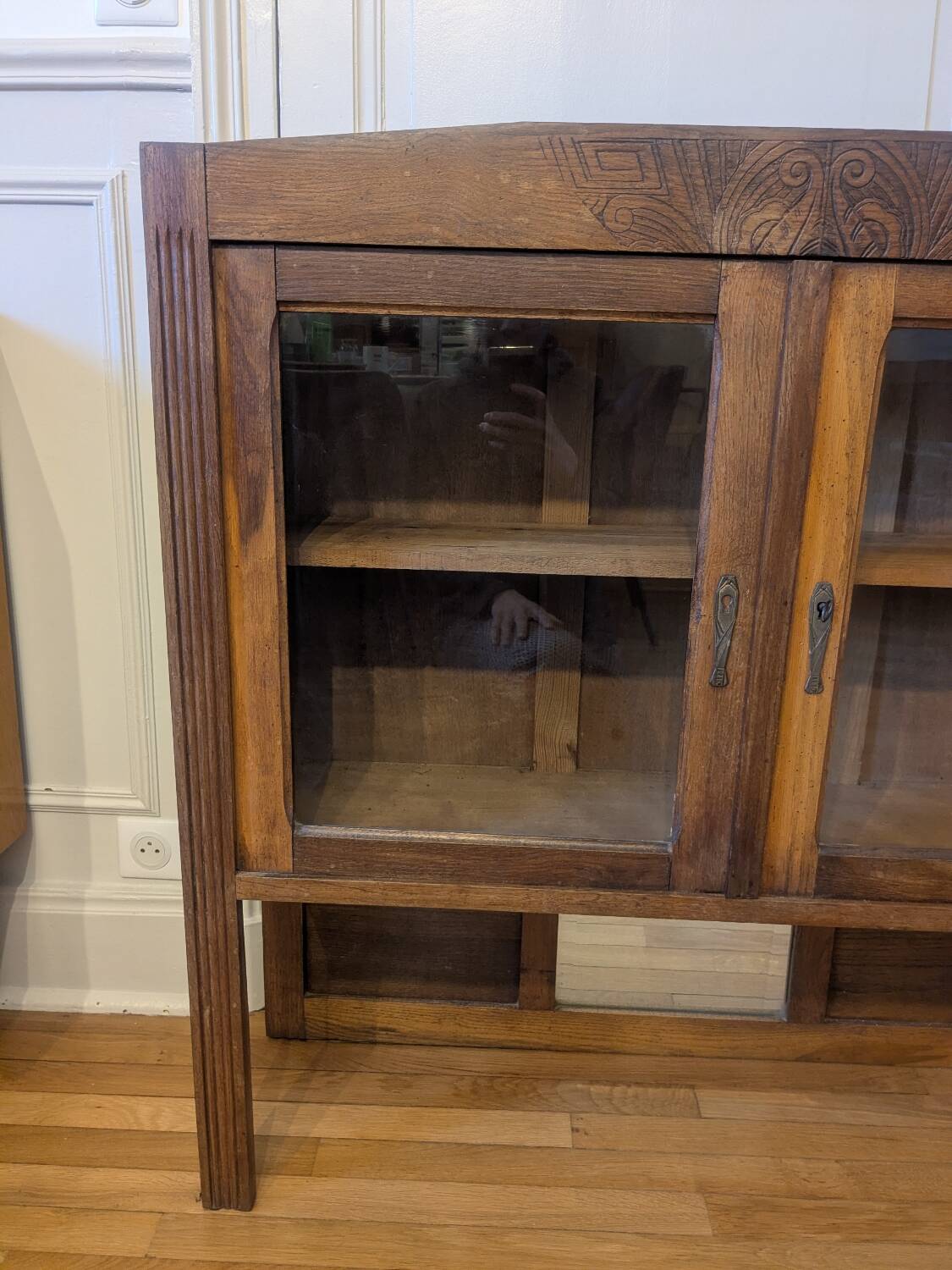 Glass cabinet