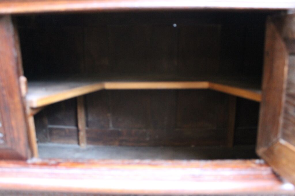 Chest of drawers eighteenth century