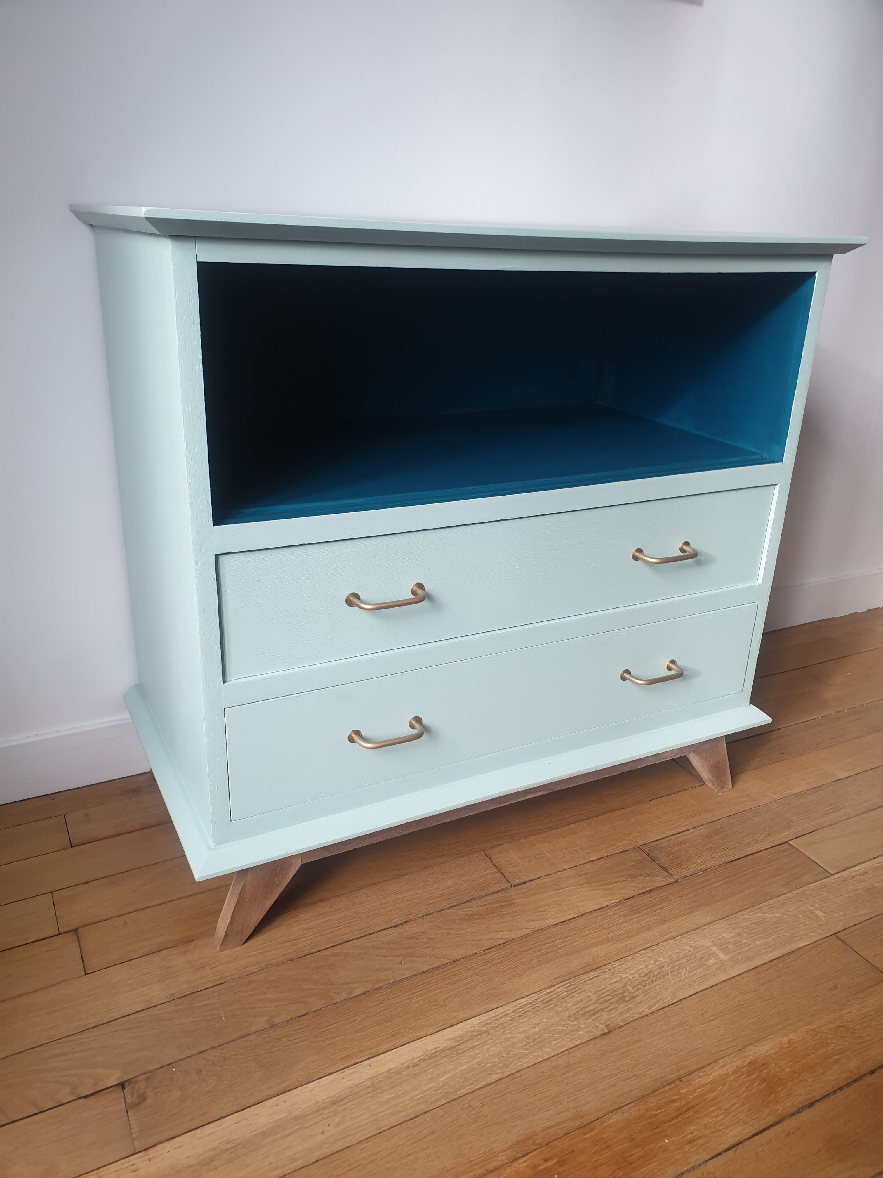 Vintage dresser compass feet