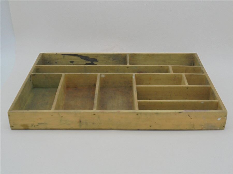 Compartmentalized locker