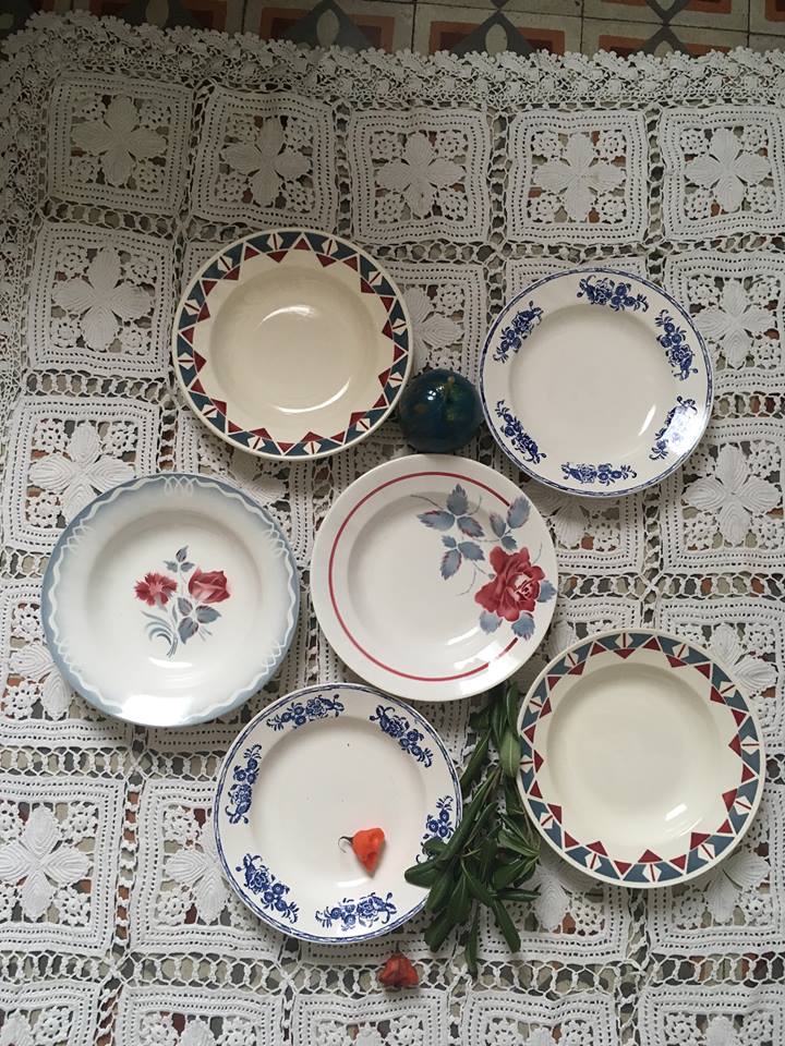 Six soup plates don't match in red and blue