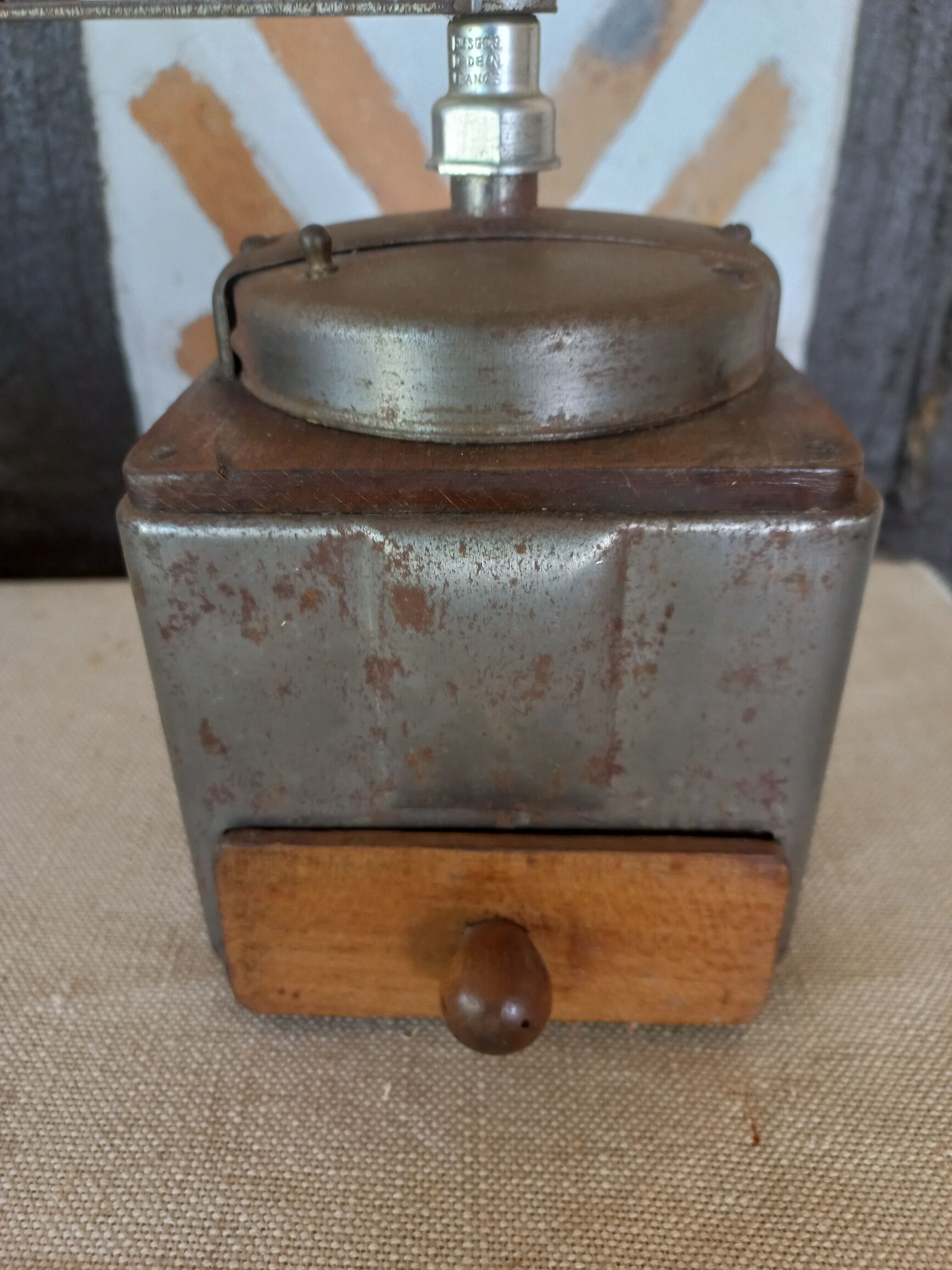 Moulin à café ancien corps métal