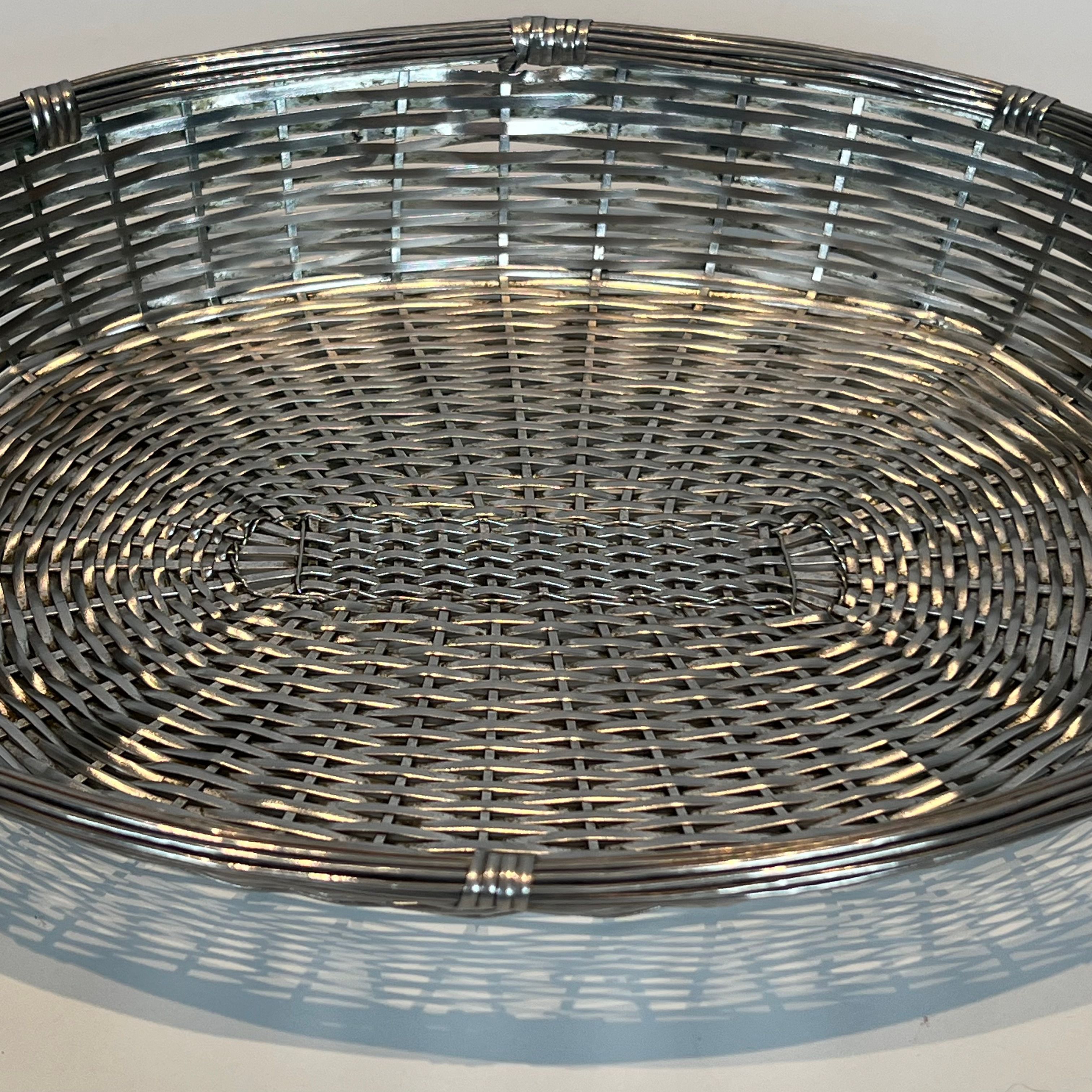 Set of two baskets / catchalls made of silver-plated wire.