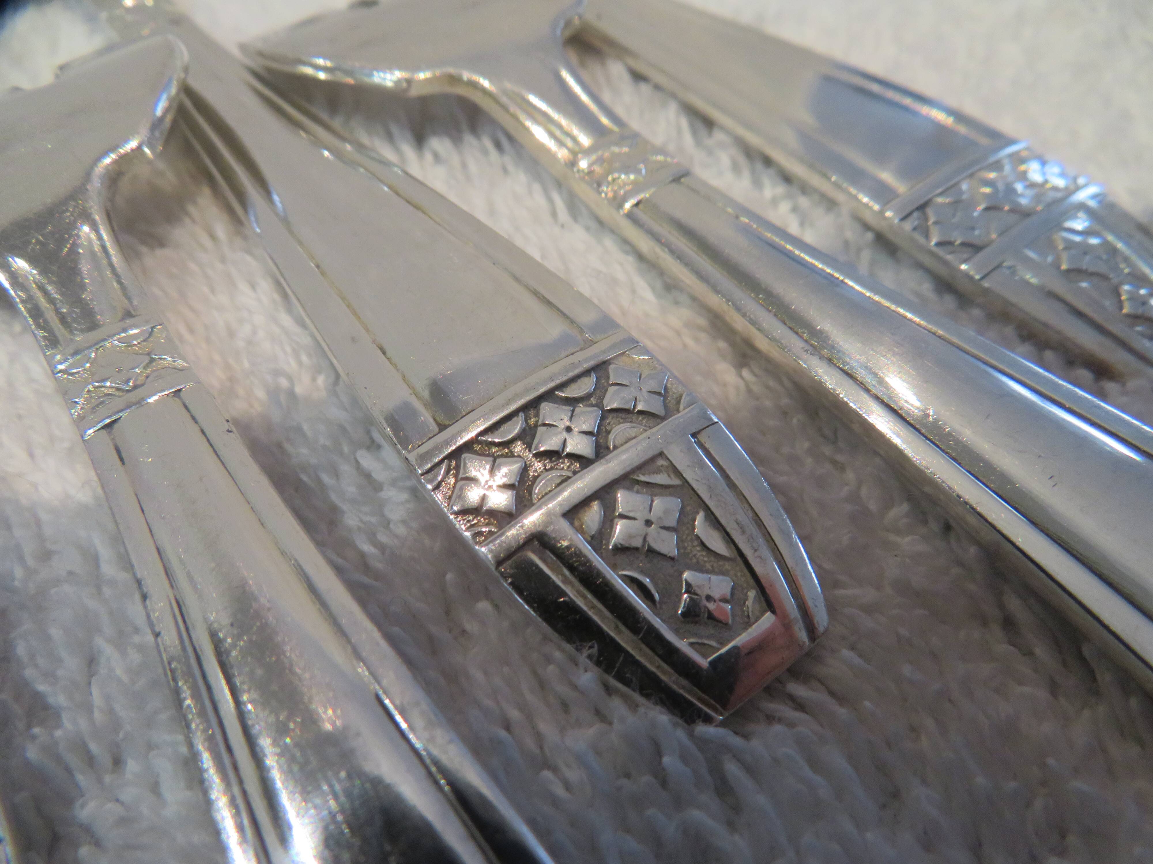 12 silver-plated oyster forks, goldsmith Collet Grand Prix Monaco