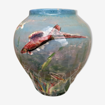 Vase aux poissons de Maryjane Saturnino