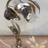 Gold metal flower lamp