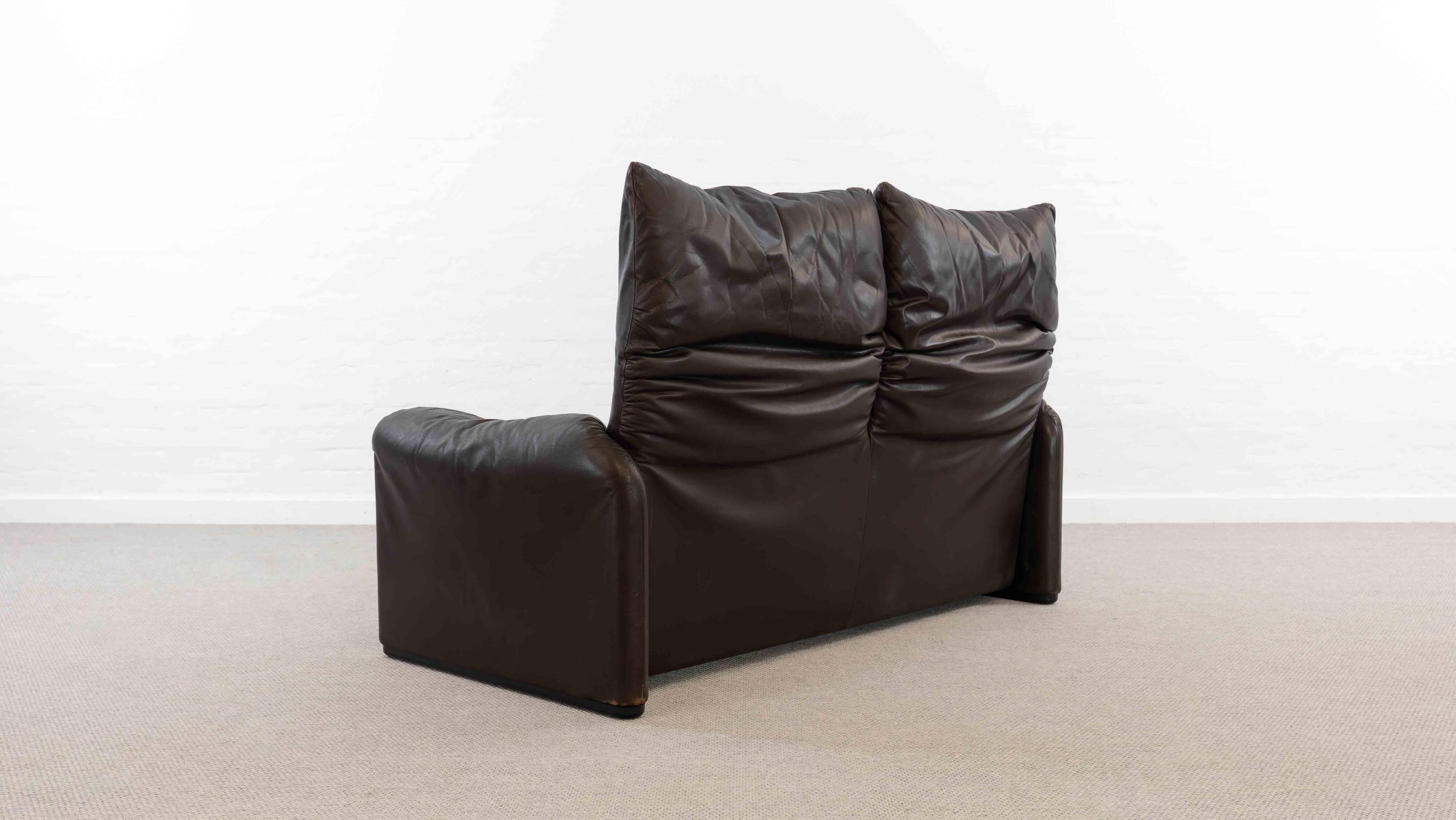 Brown leather 2-seater sofa Cassina Maralunga by Vico Magistretti