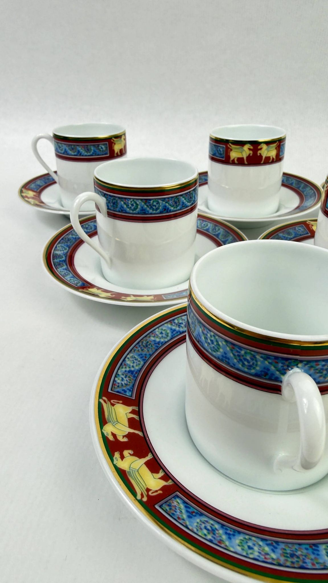 Raynaud Limoges — Six porcelain coffee cups, Pégase model