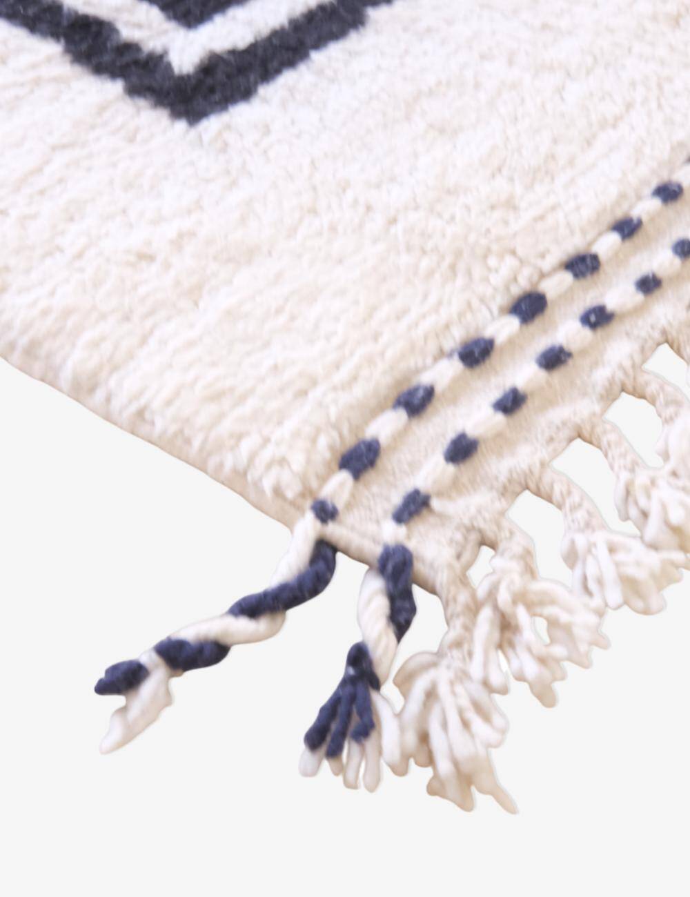 Black and White Rug from Morocco - 268 x 175 cm