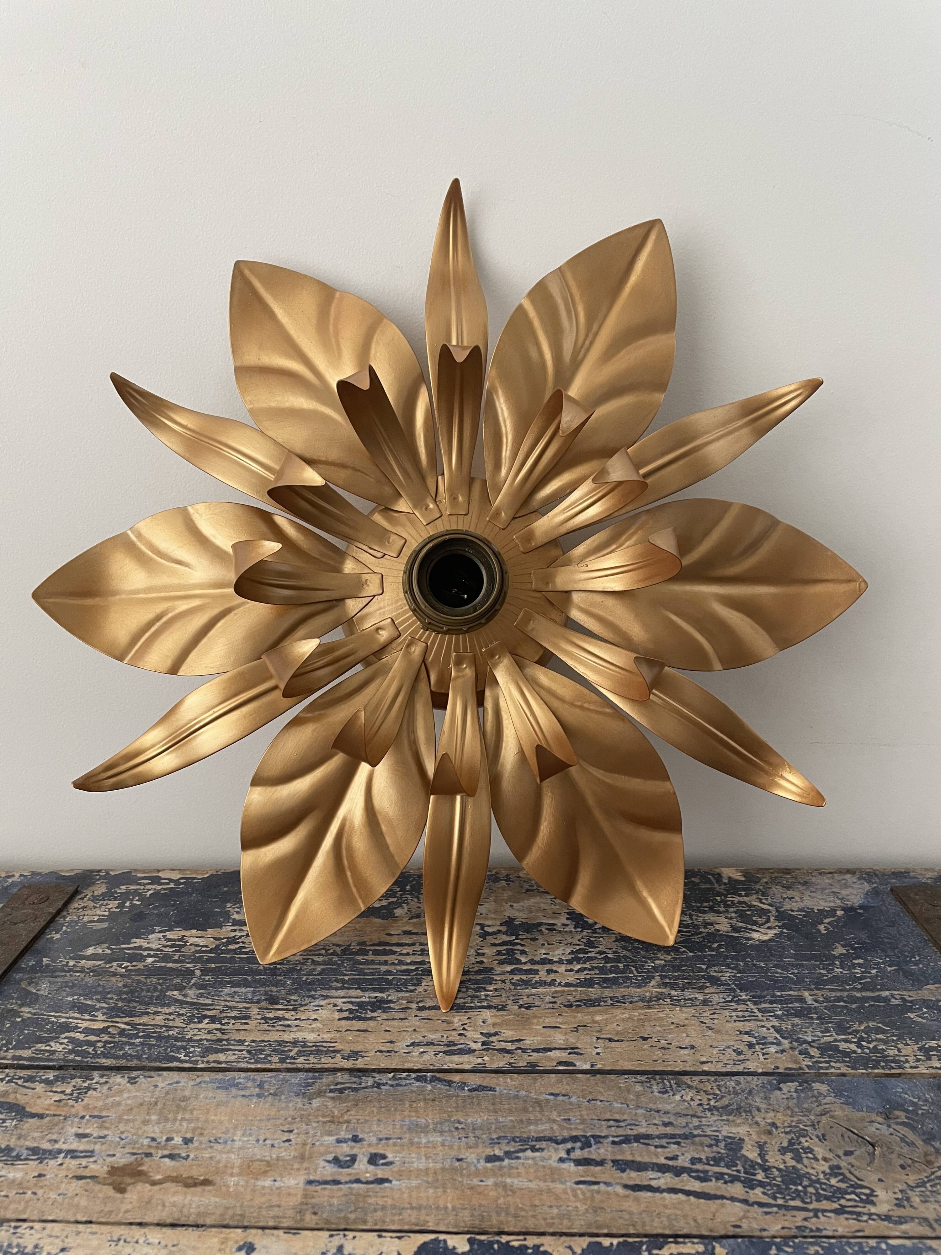 Flowers wall lamp and electrified golden leaf to nine