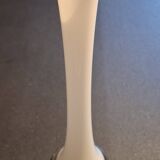 Contemporary soliflore in opaline