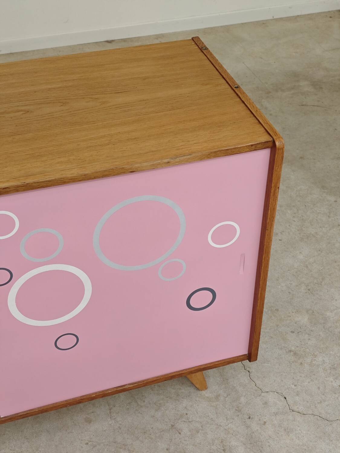 Buffet U 452 rose et gris par Jiri Jiroutek pour Intérier Praha