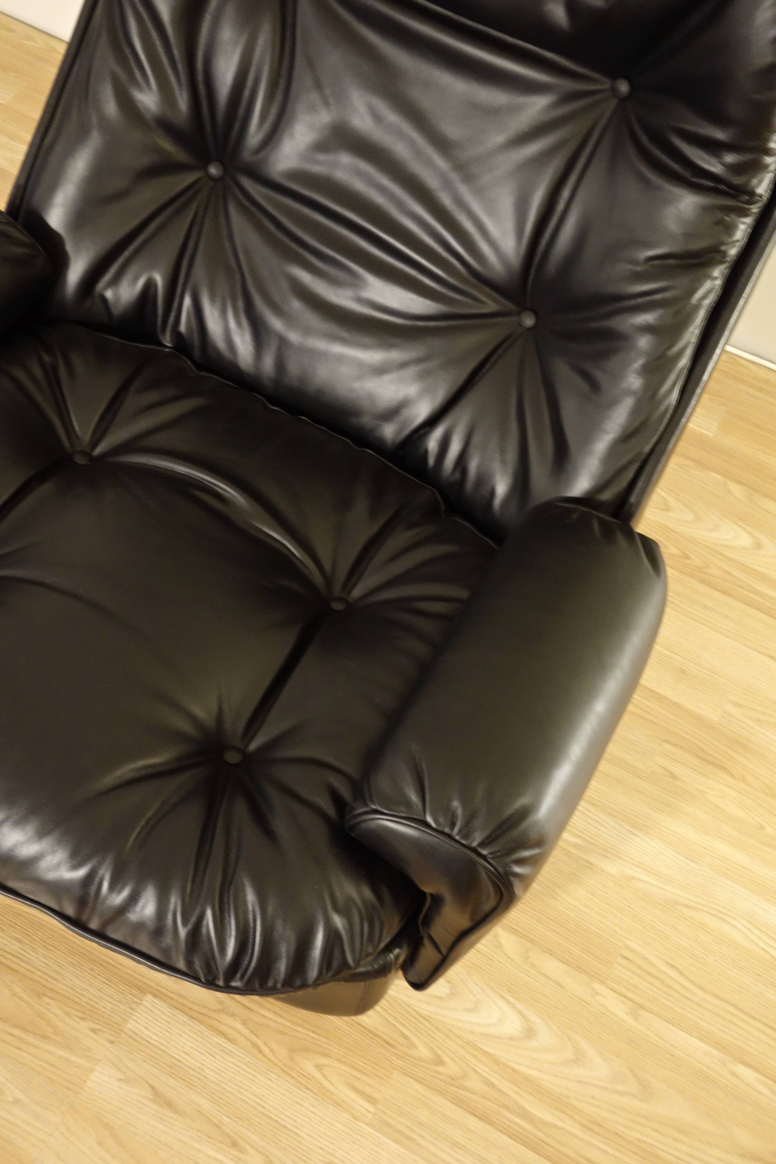 Orchidée leather armchair by Michel Cadestin for Airborne, France 1970's