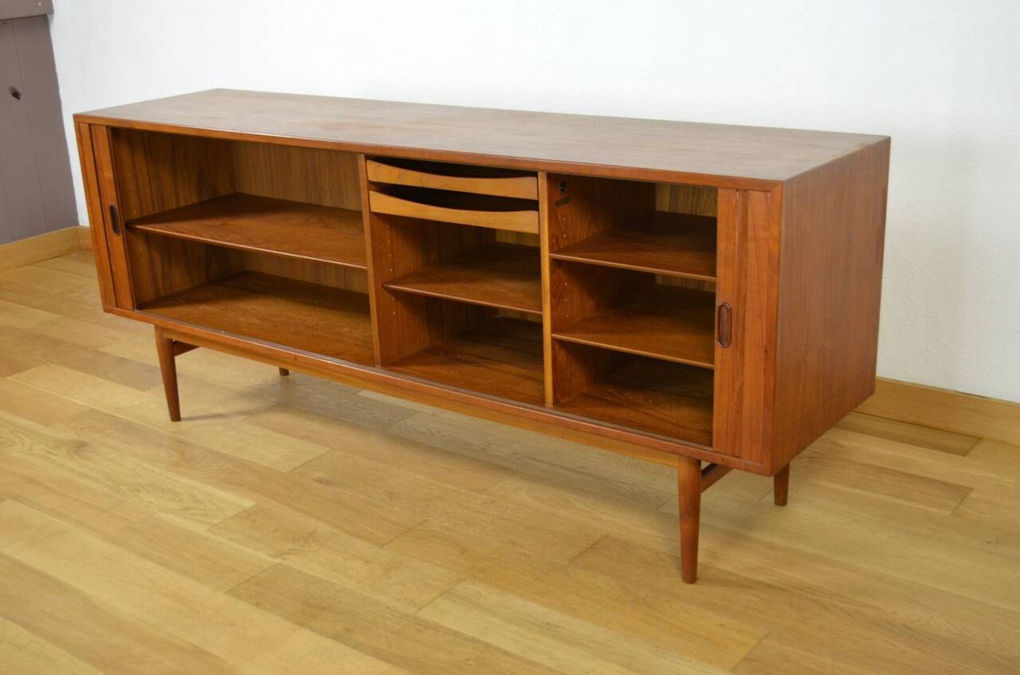 Enfilade danoise en teck par Arne Vodder modèle OS37 / Sibast 1960