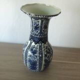 Vase trompette en faïence de la Maison Boch