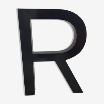 Metal letter R