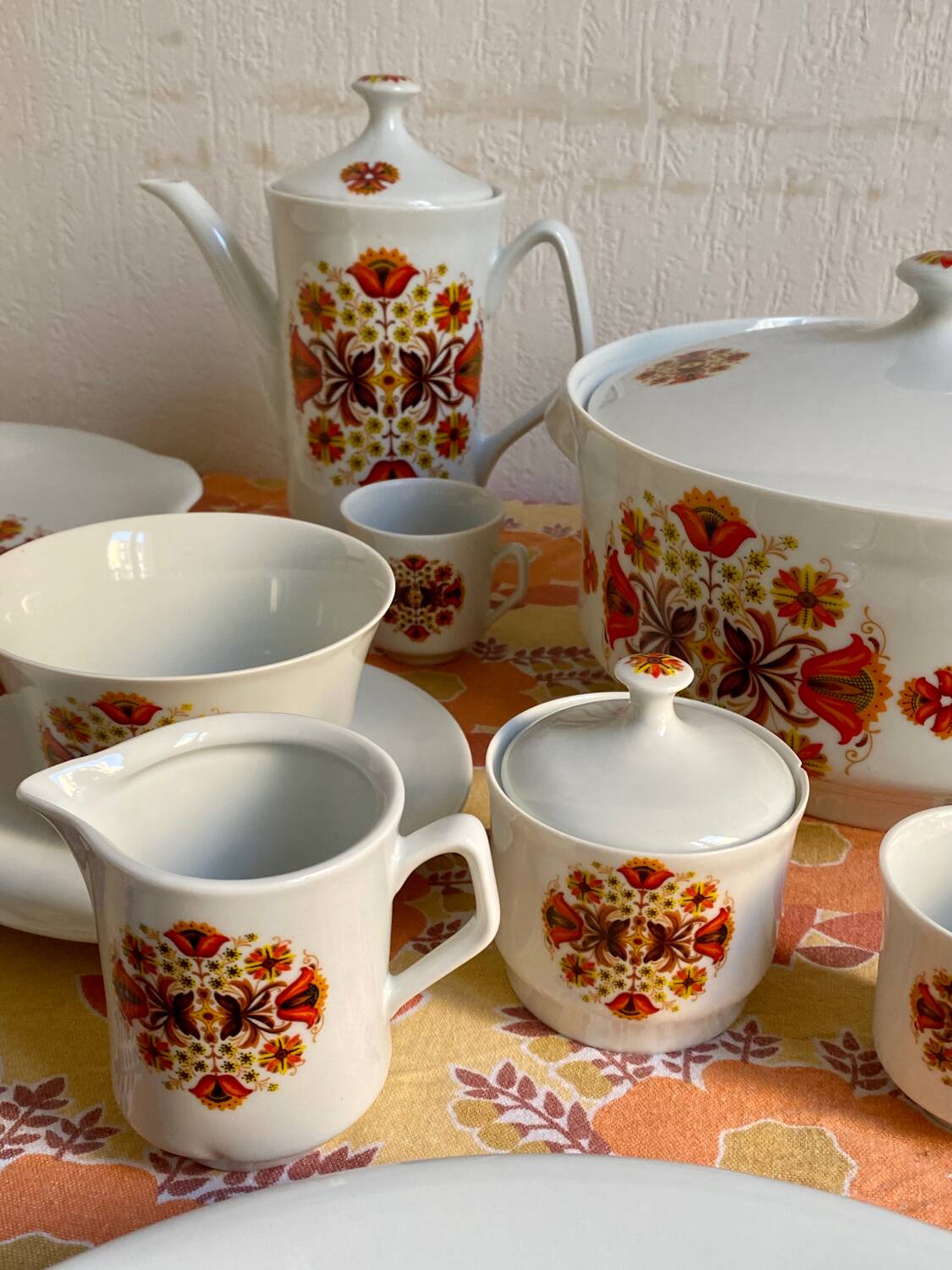 Seventies porcelain service