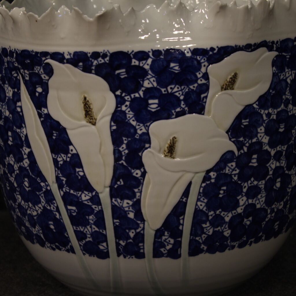 Chinese vase from the early 21st century