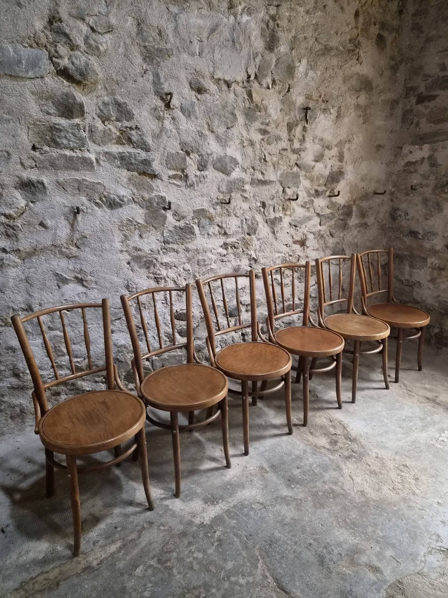 Set of 6 Fischel bentwood bistro chairs, Czechoslovakia, circa 1930–1950.