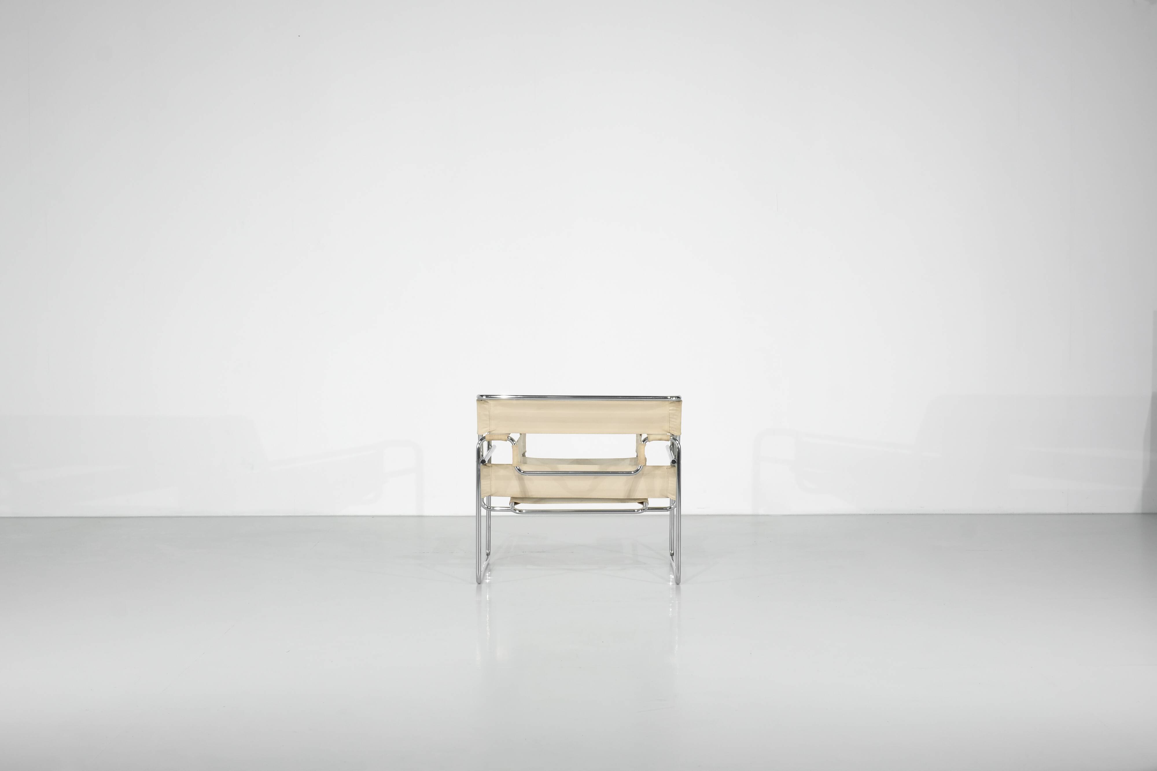 "B3 Wassily" Armchair Fabric by Marcel Breuer for Gavina, 1925s.