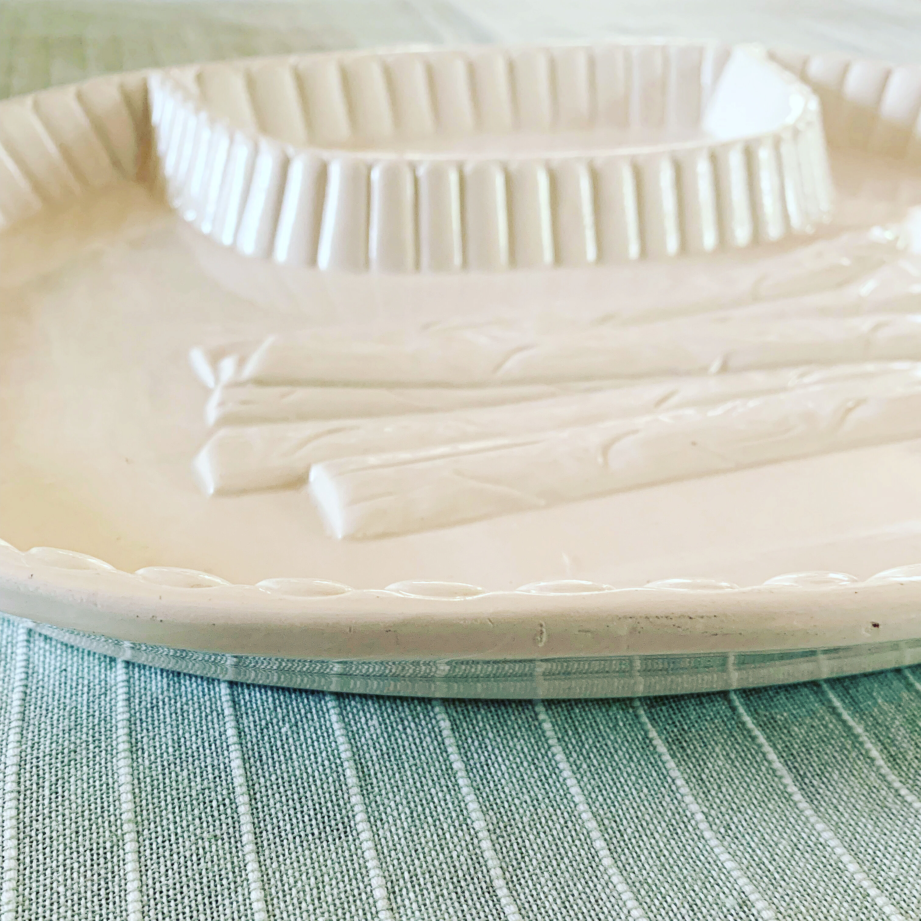 Porcelain asparagus dish