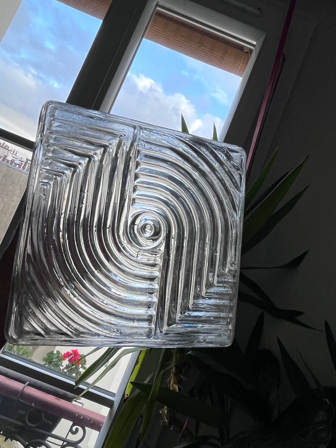 Plafonnier applique verre moulé années 80