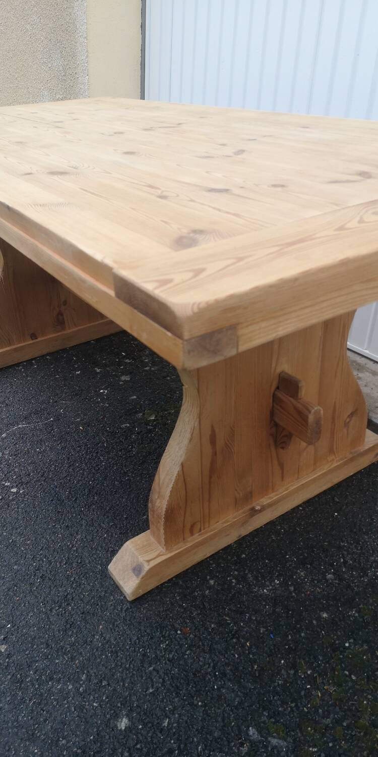 Monastery Farm Table
