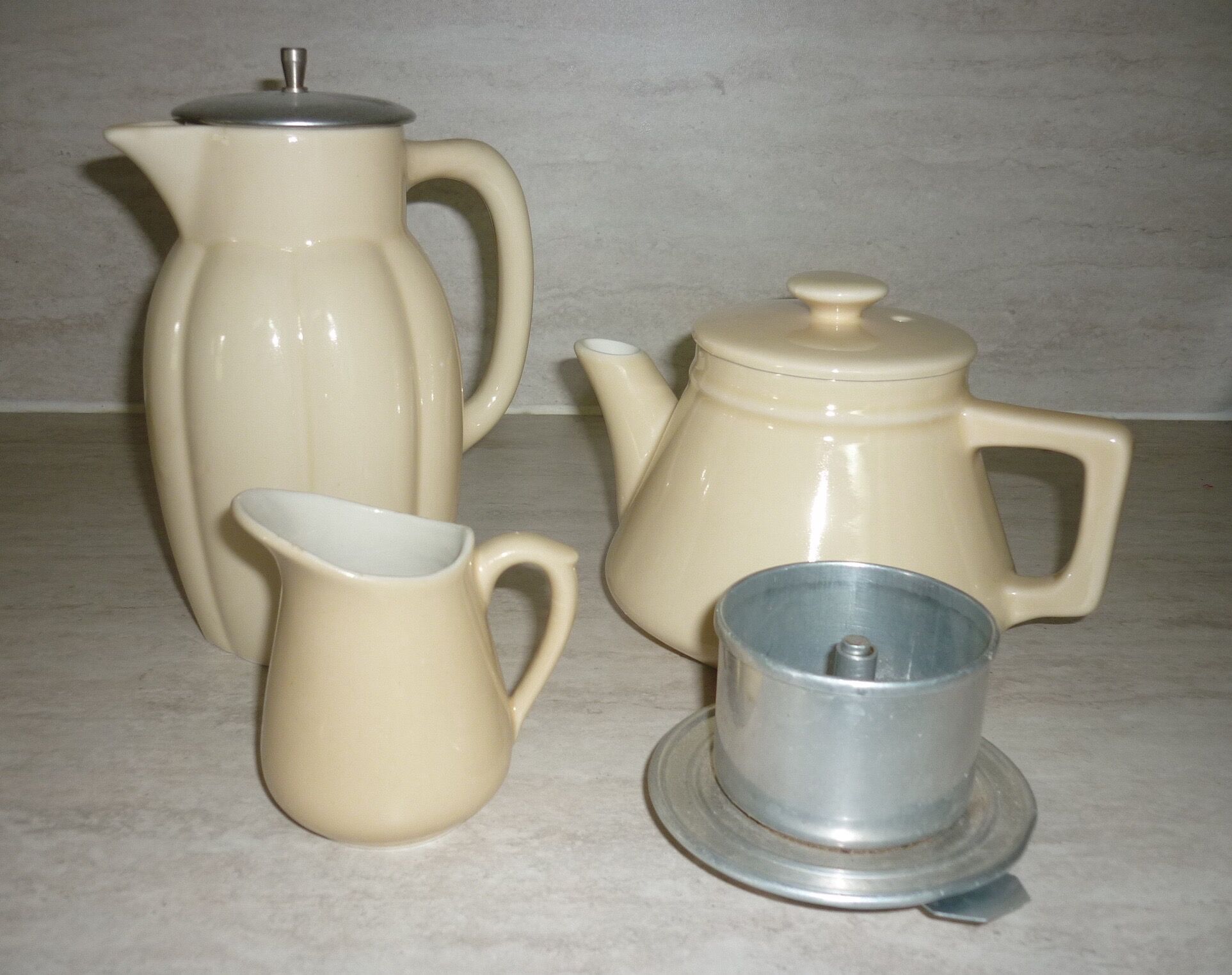 Coffee maker, teapot