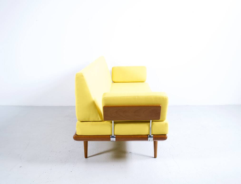 DAYBEB MODEL MINERVA PETER HVIDT & ORLA MØLGAARD NIELSEN FRANCE & SON 1954