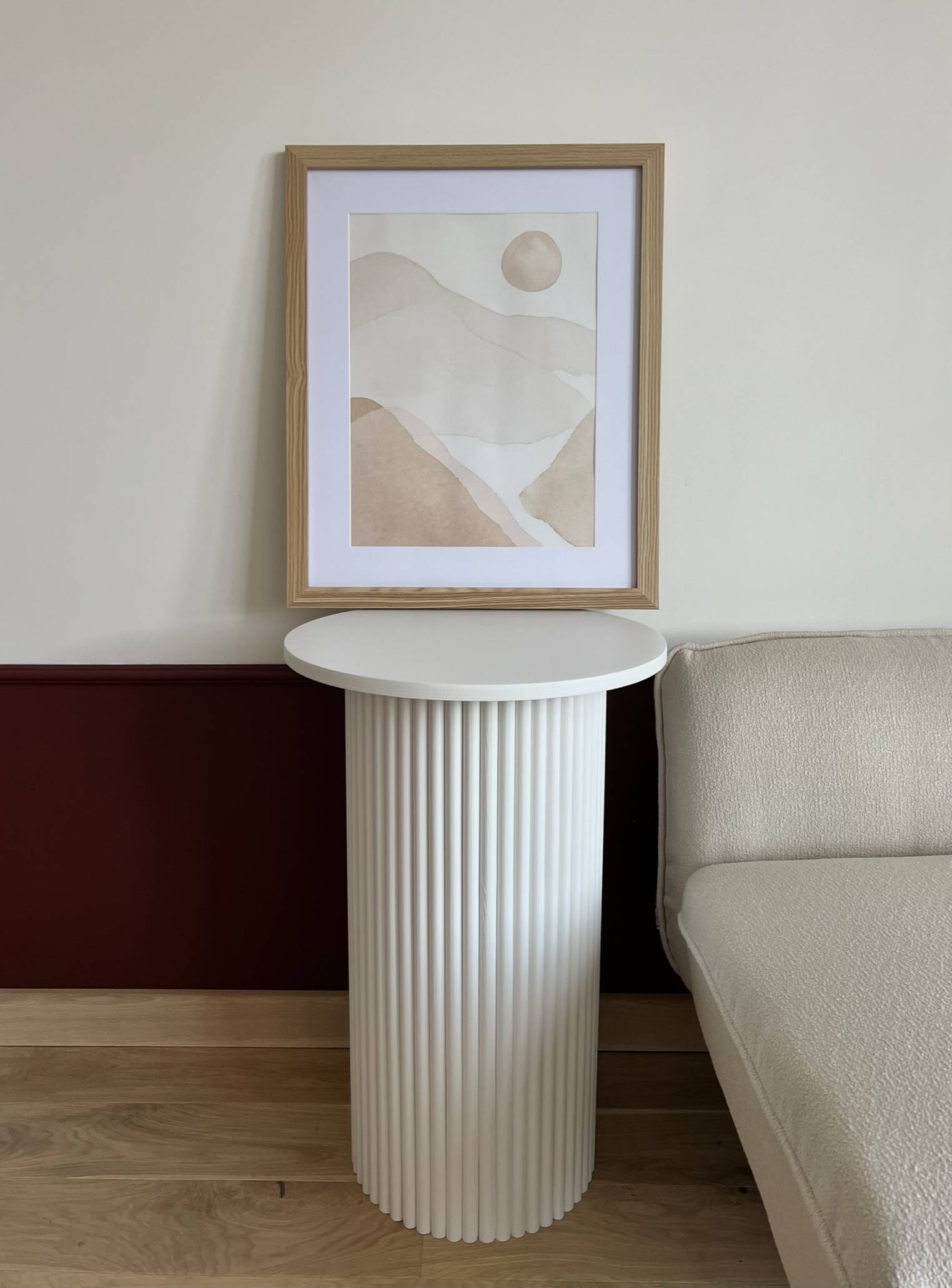 round and fluted bedside table in white