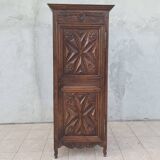 Standing man Louis XIII in oak