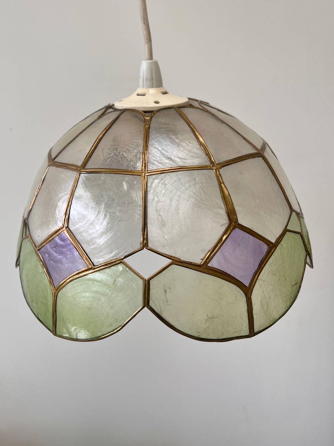 Green "Harlequin" mother-of-pearl earring