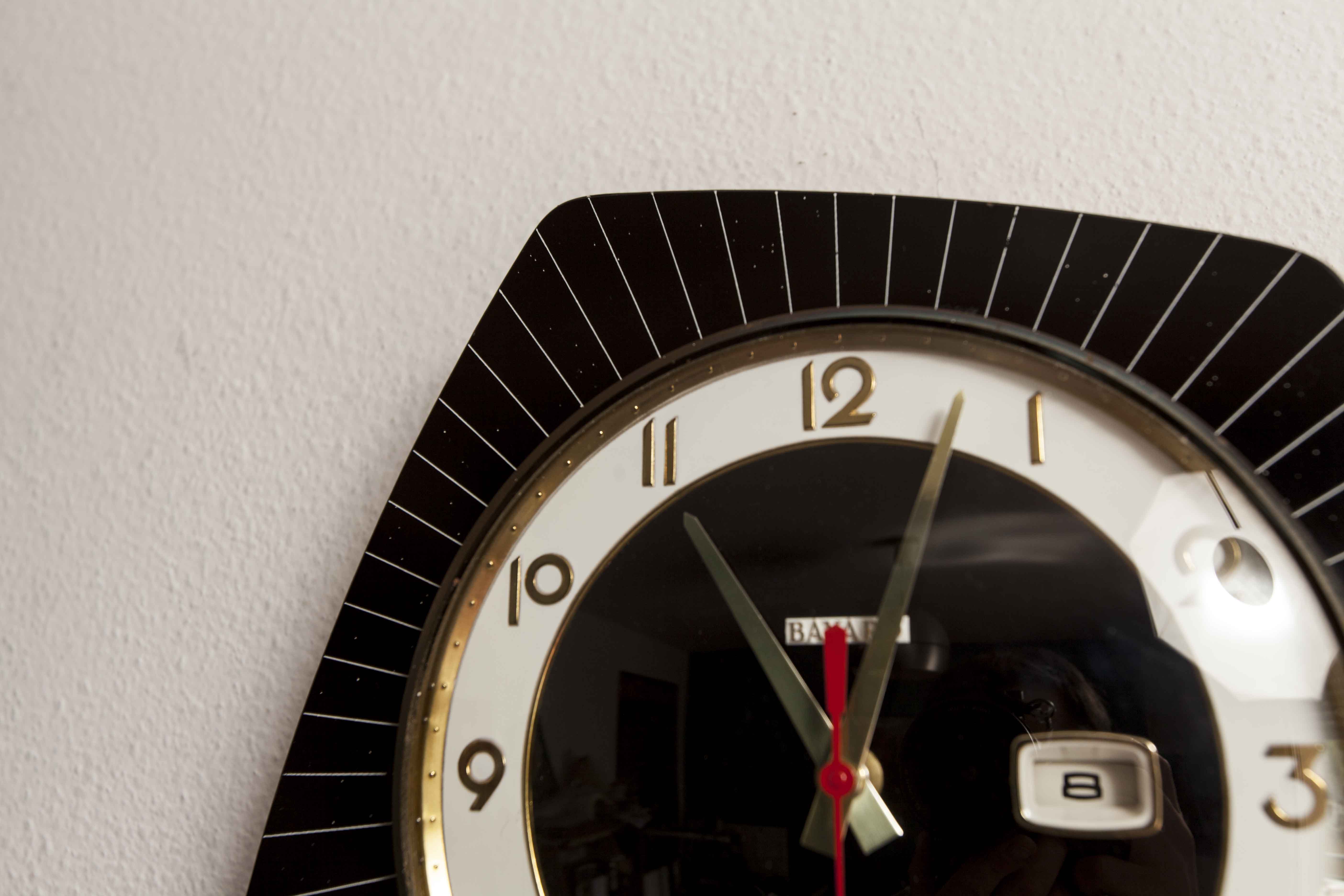 Asymmetrical wall clock 1960 Bayard formica