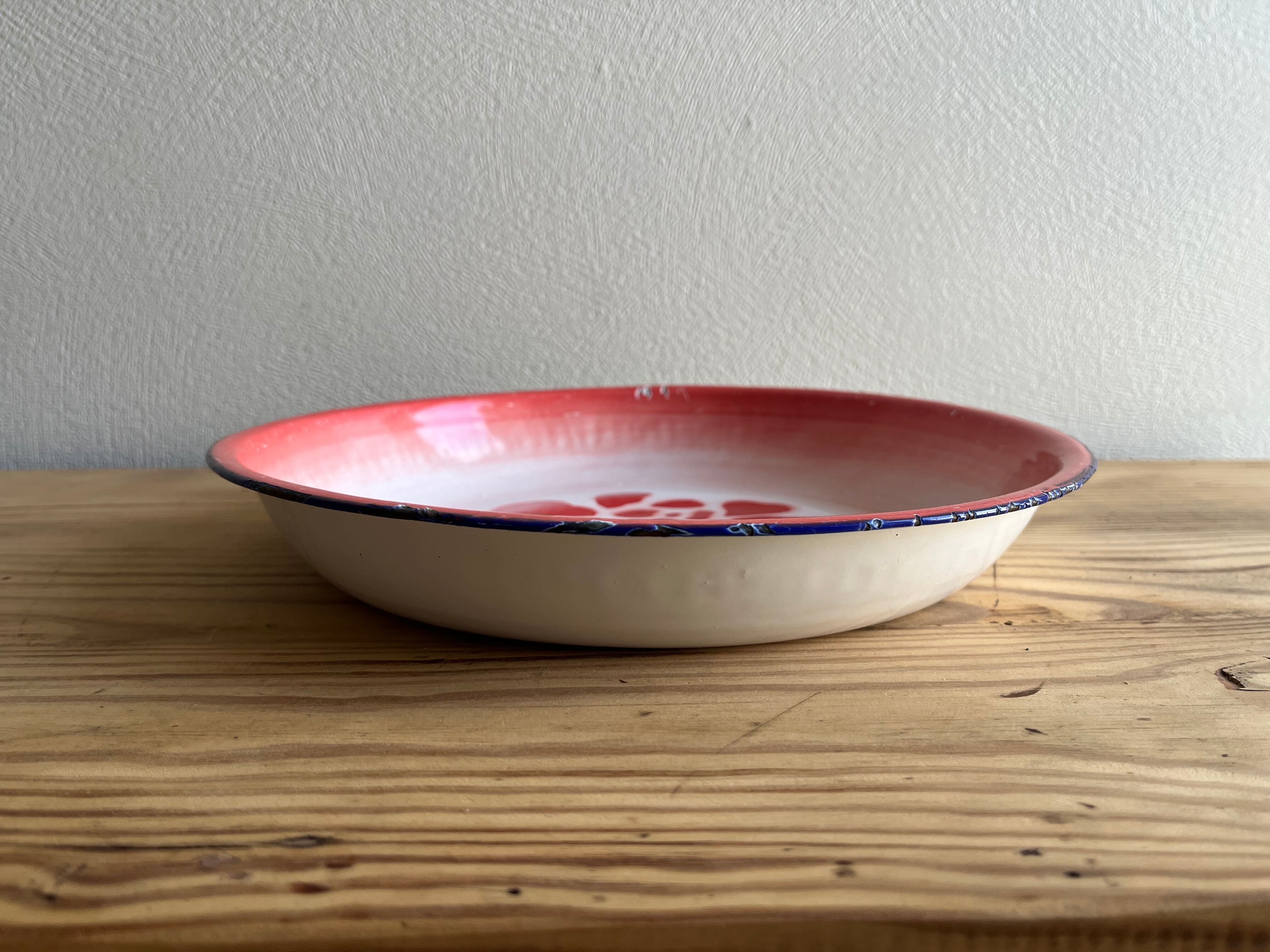 Enamelled dish vintage flowers