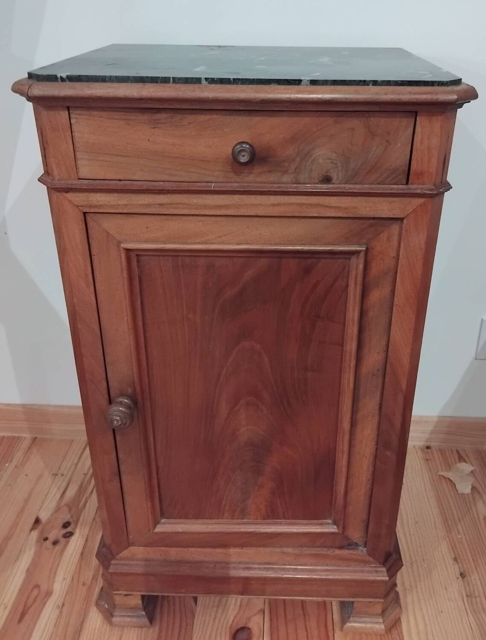 Ancienne table de chevet style Louis Philippe en bois et marbre