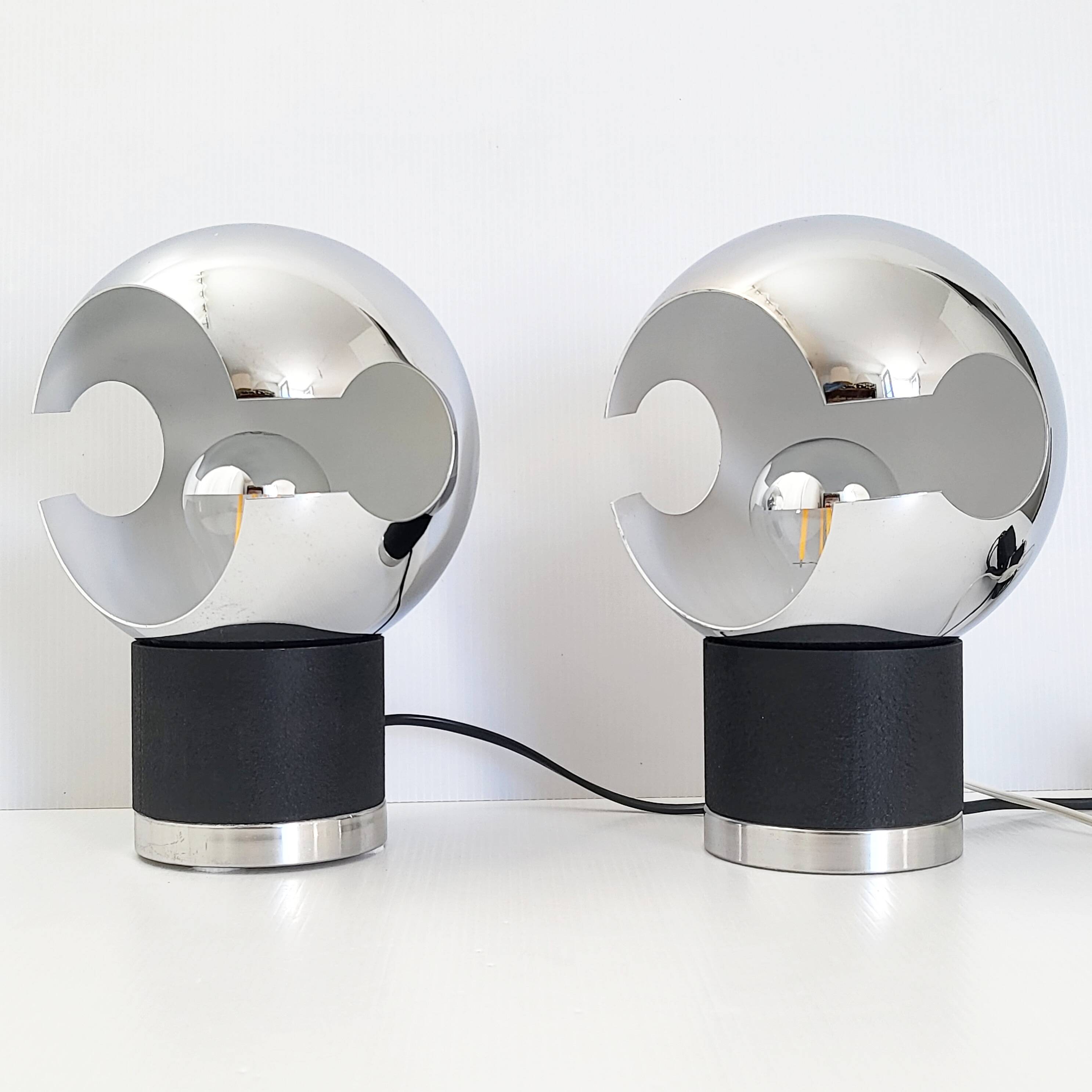 Pair of vintage 1960 space age lamps