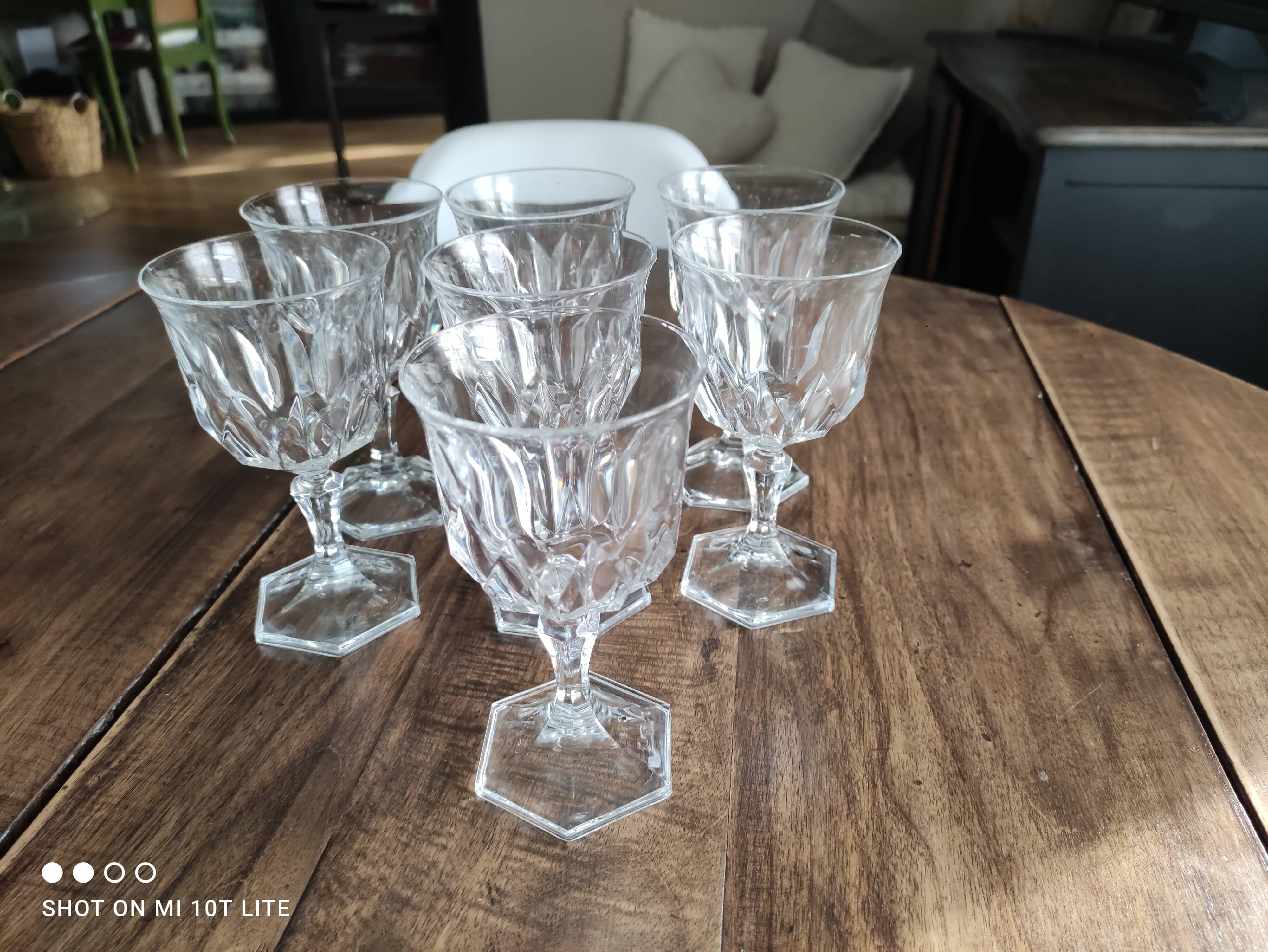 Lot de 7 verres à vin blanc en verre ancien