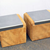 Paire de bouts de canape en daims et inox