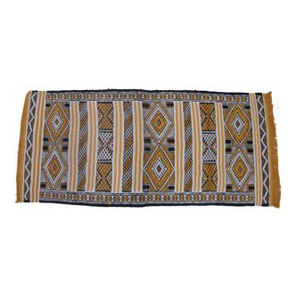 Handmade Berber carpet in wool yarn