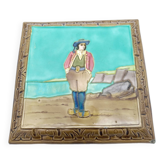 Iron Land. Longchamp. Trivet. Enameled. Decorated with a Breton sea cliffs.