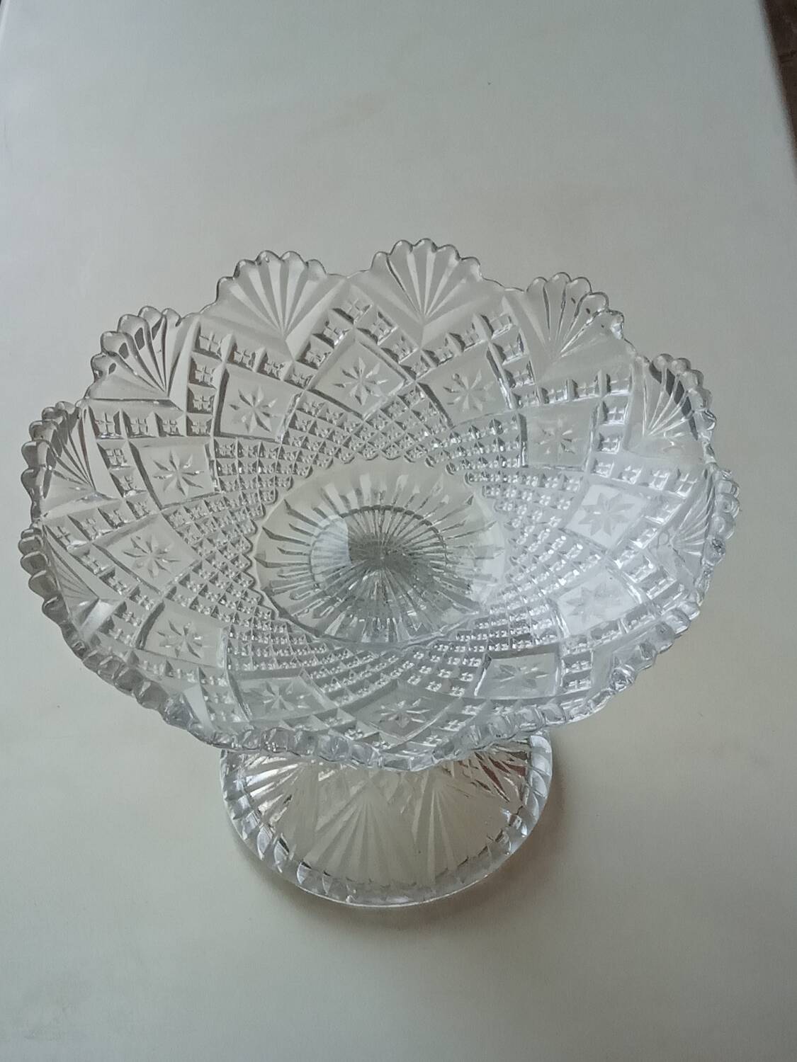 Coupe en verre ciselé