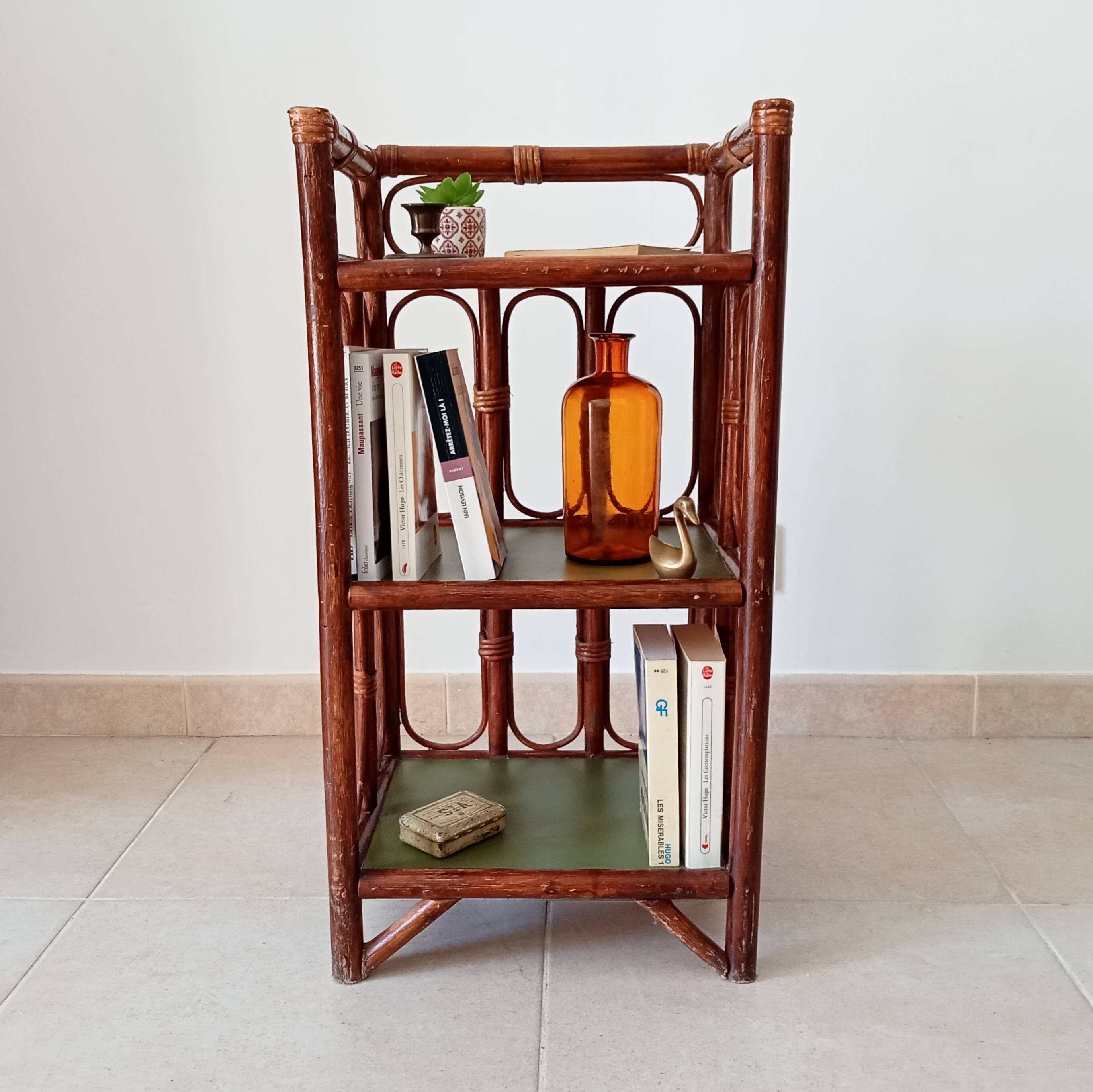 Vintage stand shelf in bamboo and rattan