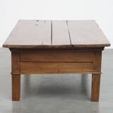 Table basse antique d'Europe du Sud du XVIIIe siècle