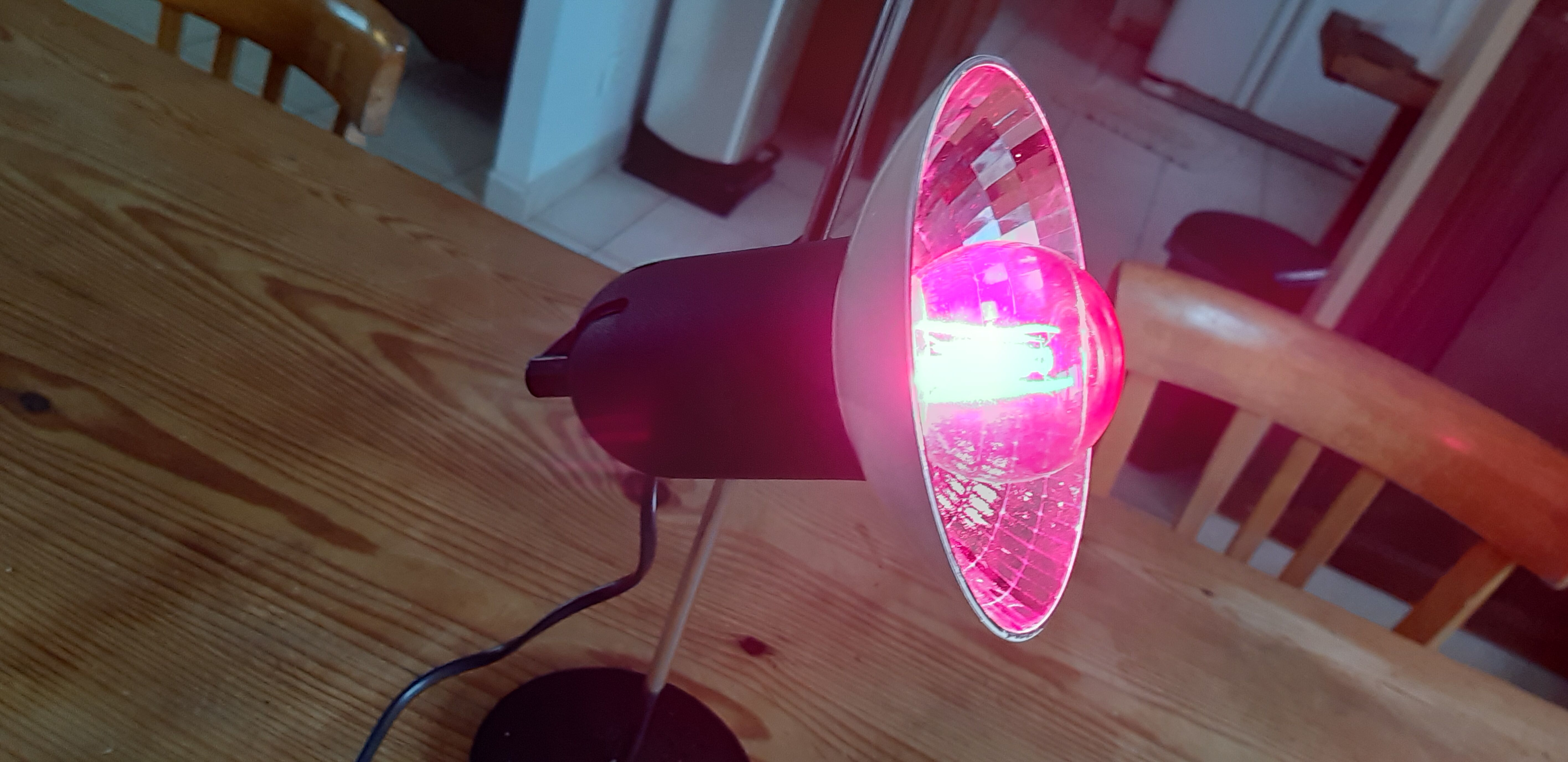 Height adjustable vintage lamp