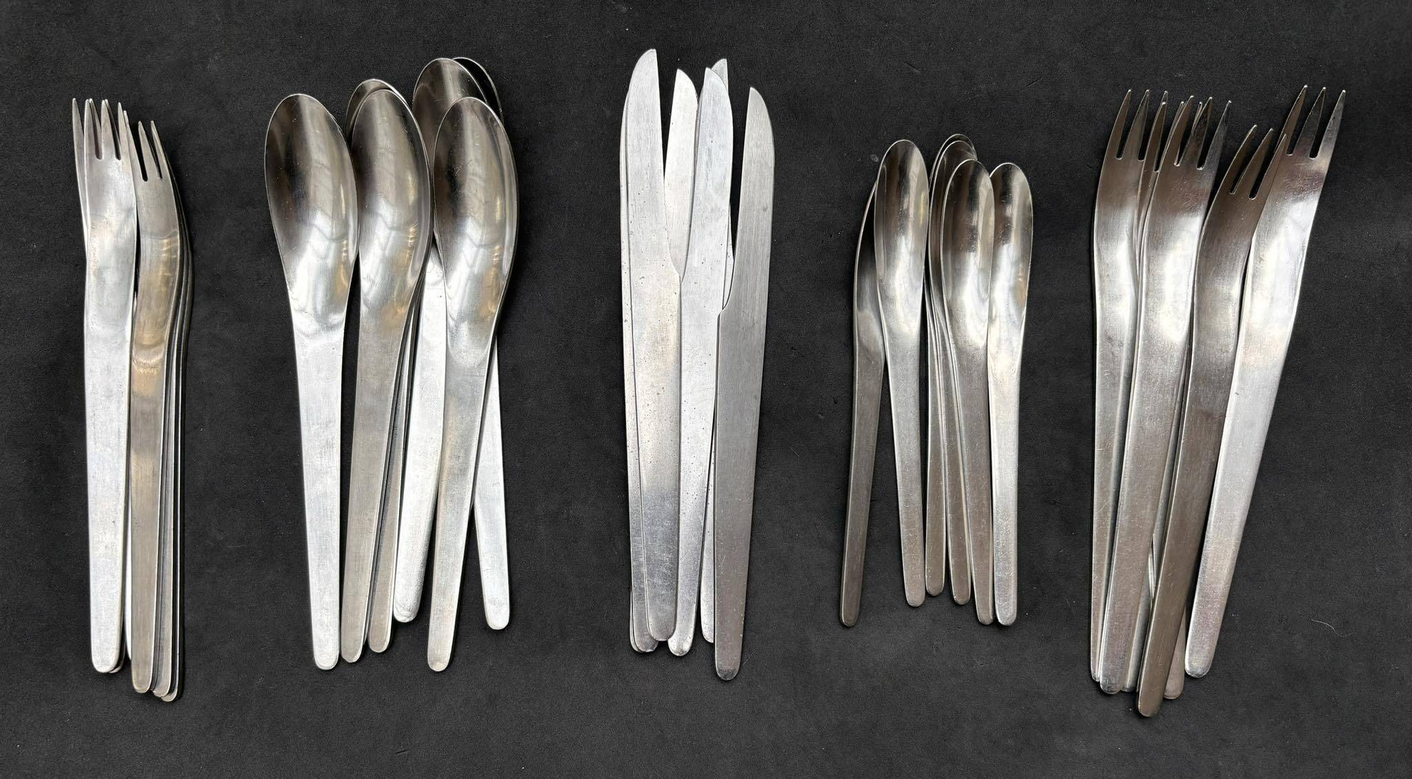 Set of 30 cutlery by Arne Jacobsen for Michelsen