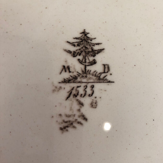 Porcelain tray decorated with flowers, openwork metal gallery