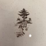 Porcelain tray decorated with flowers, openwork metal gallery