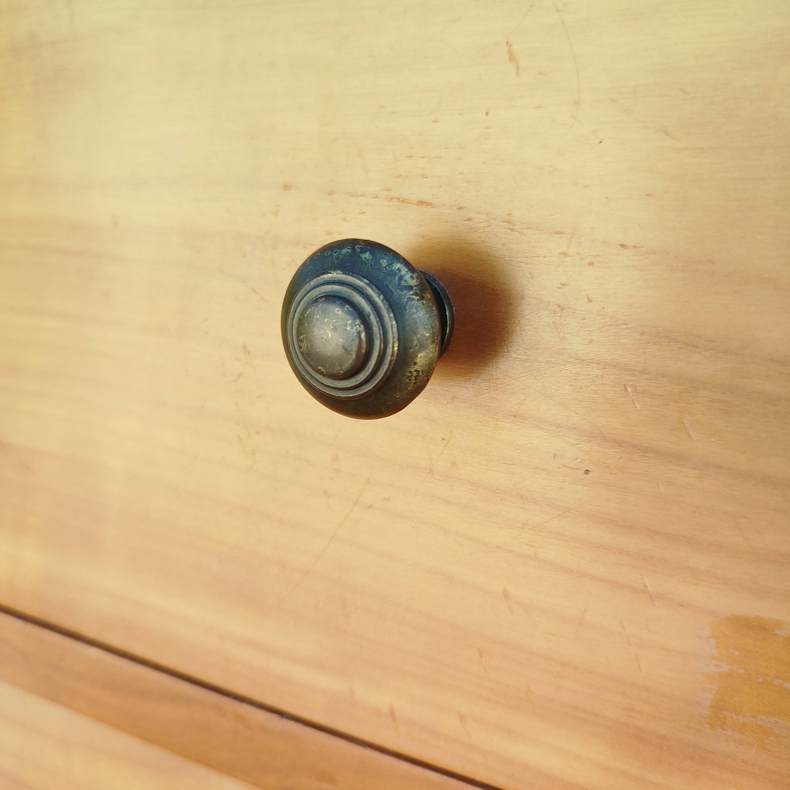 Asymmetrical furniture with compass feet from the 50s/60s